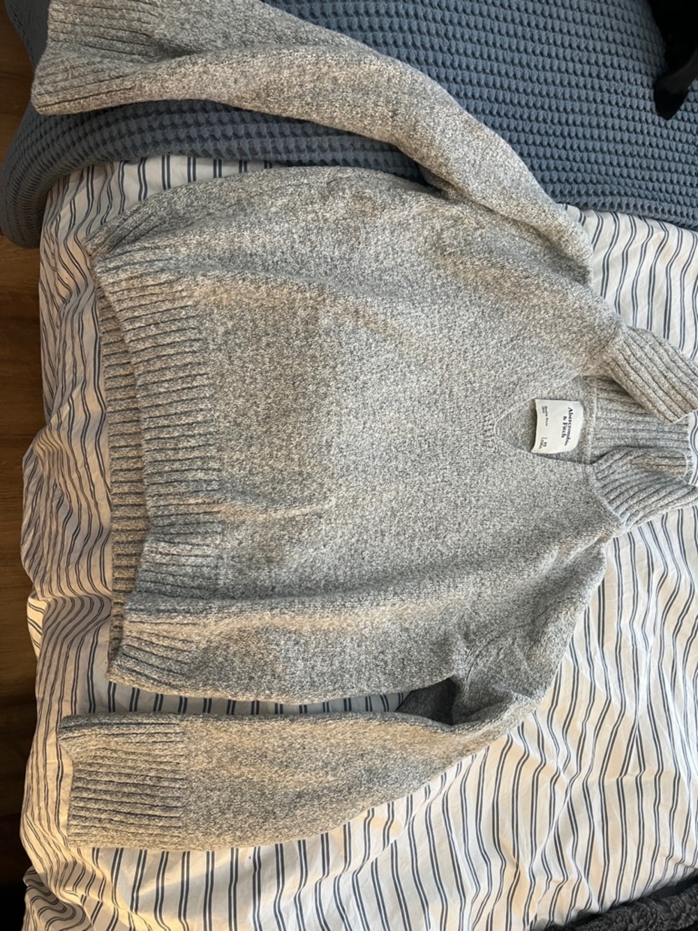 Abercrombie & Fitch Heather Gray Knit Pullover Sweater